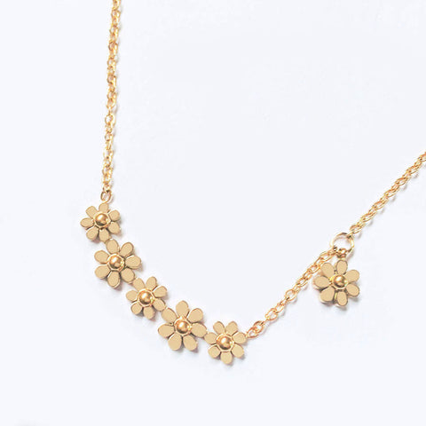 Rose Gold Plated Daisy Necklace