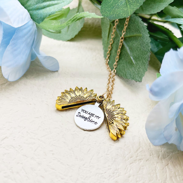 Vintage Sunflower Necklace (Gold & Silver)