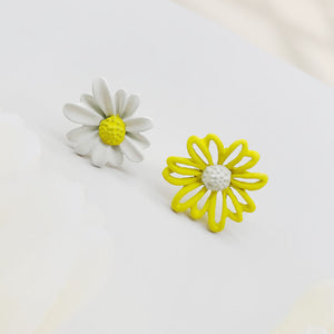 Daisy Asymmetrical Earrings (4 Colors Available)